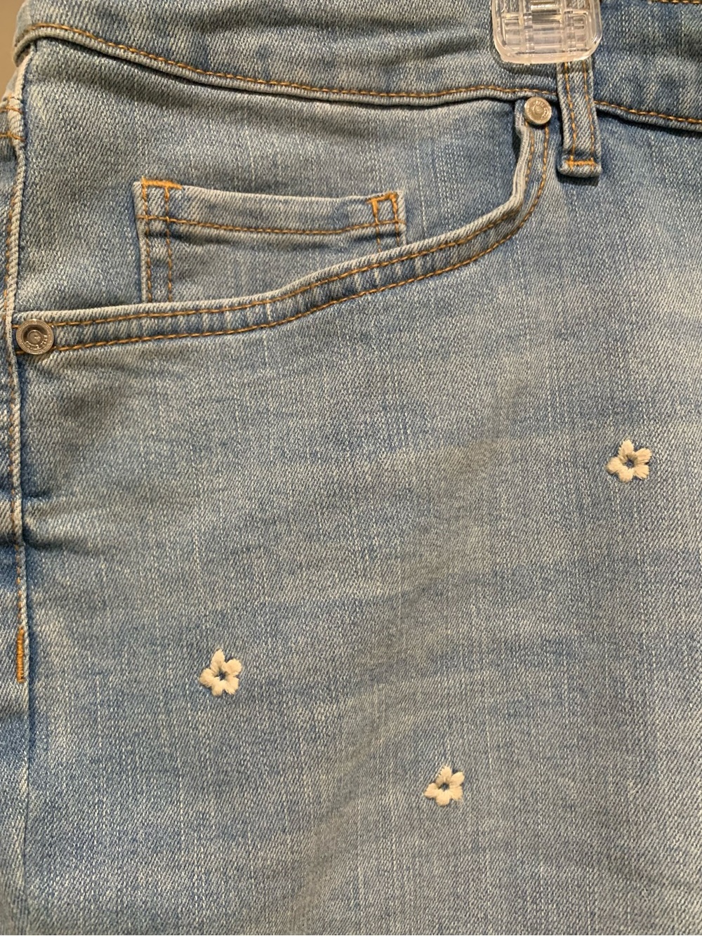 Code Bleu Luxe Lift Daisy Front Embroidered Denim Classic Bermuda Shorts SZ 22W - Picture 3 of 9